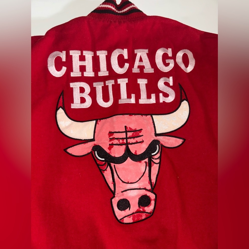 Reversible Chicago Bulls Jacket - Picture 8 of 16